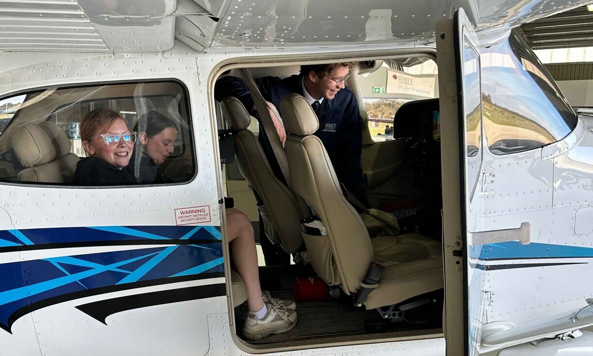 Bendigo Flight School tours partnership with local schools through Goldfields LLEN