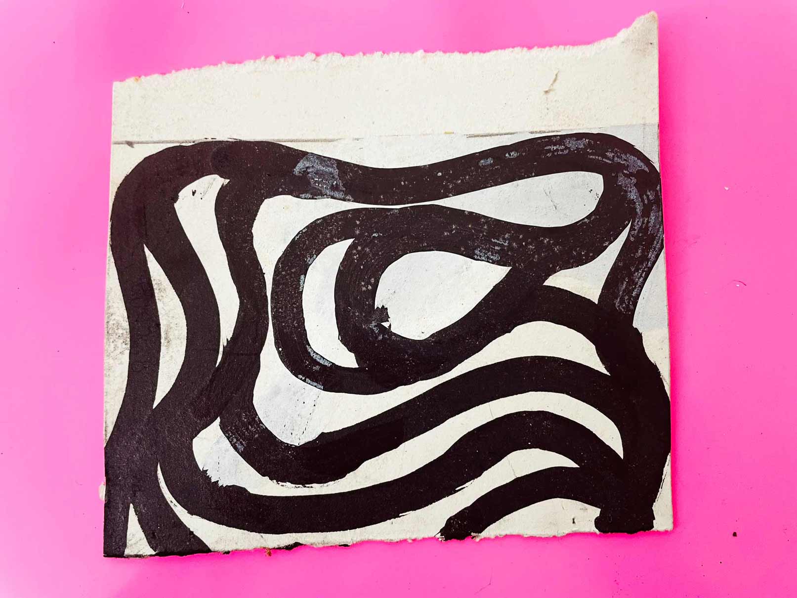 Sol LeWitt's Found Brush Marks, on Pink Plastic, Chester studio 2022. Photo Irene Barberis © Irene Barberis 2022