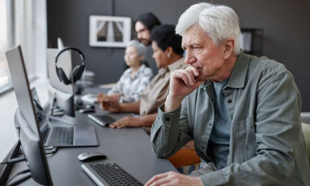 Elderly people using computers