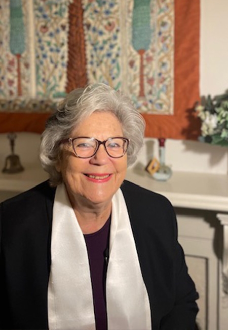 Headshot of Rev Helen Summers Chaplain – Interfaith