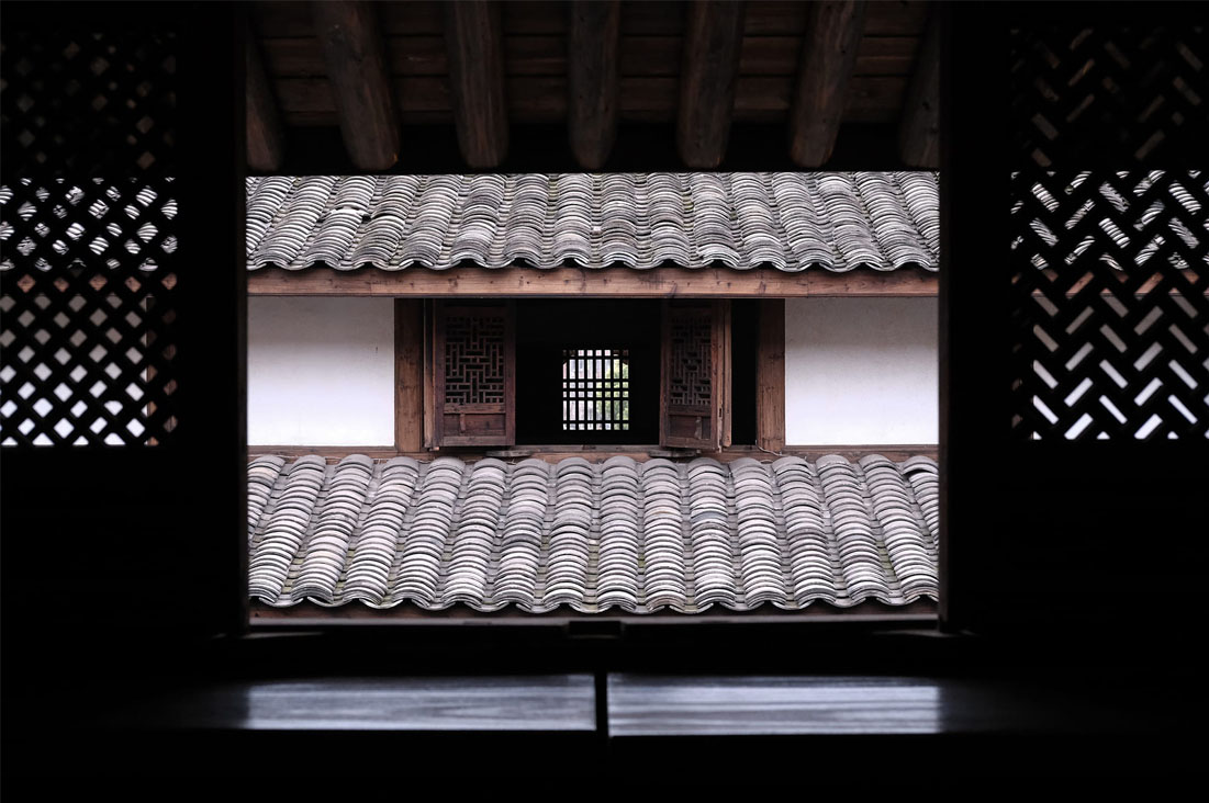 A photograph of the exterior of a traditional Chinese building.