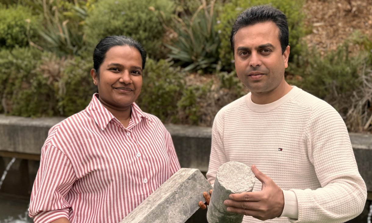 PhD scholar Nayanatara Ruppegoda Gamage (left) and Dr Chamila Gunasekara with concrete samples made using textiles. Credit: RMIT University