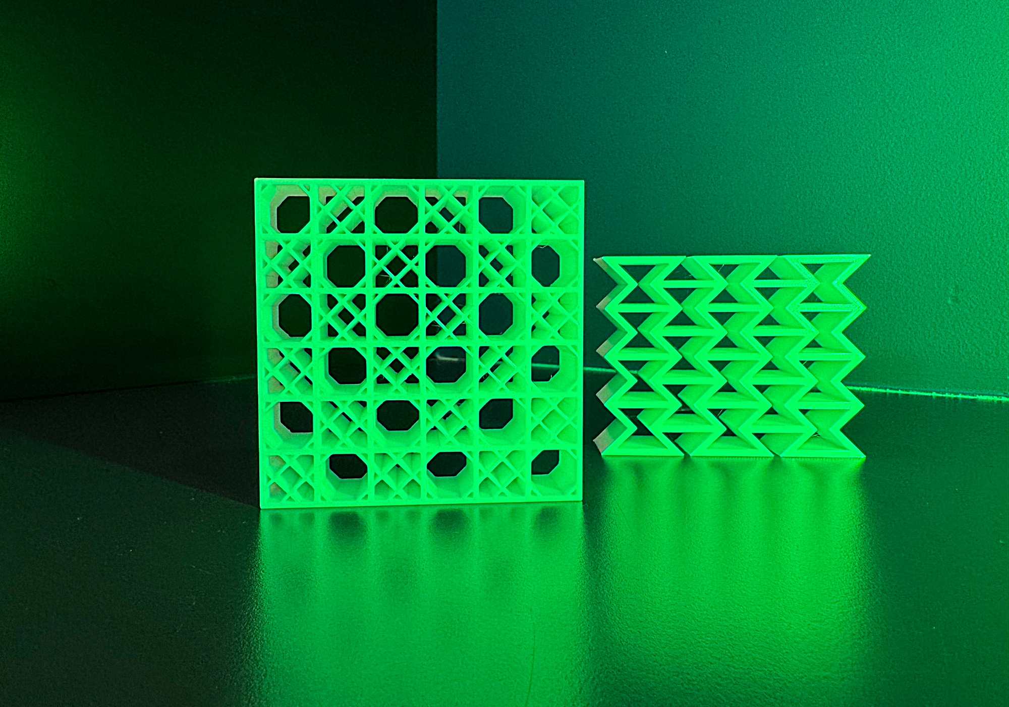 The team's double lattice structure (left) outperforms the standard re-entrant honeycomb design (right).